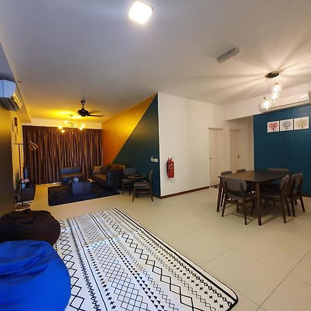 The Landmark By Katana 3Br To 4Br Luxury Seaview Landmark Homestay At Gurney 15-16Pax 无敌海景套房 Tanjung Tokong Екстер'єр фото