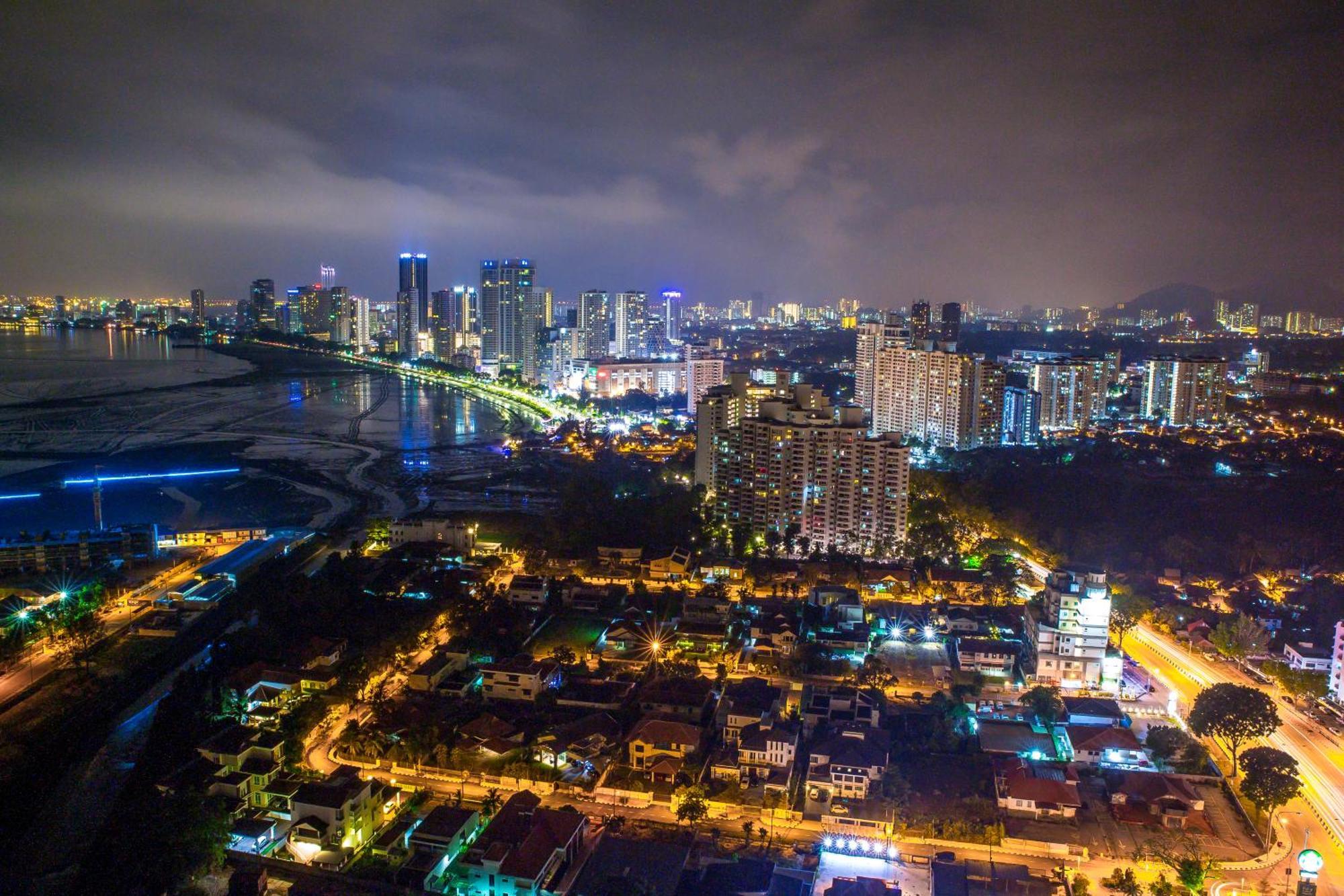 The Landmark By Katana 3Br To 4Br Luxury Seaview Landmark Homestay At Gurney 15-16Pax 无敌海景套房 Tanjung Tokong Екстер'єр фото